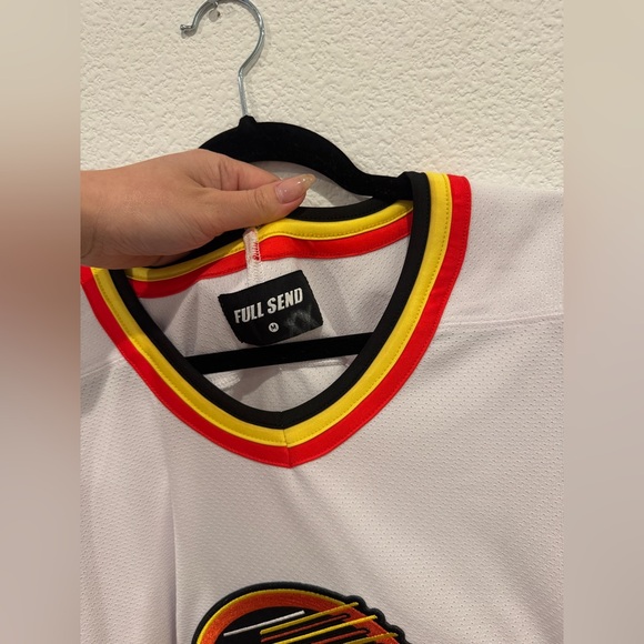 Full Send Vancouver Canucks Throwback Hockey Jersey White Red Yellow Black - Picture 4 of 7